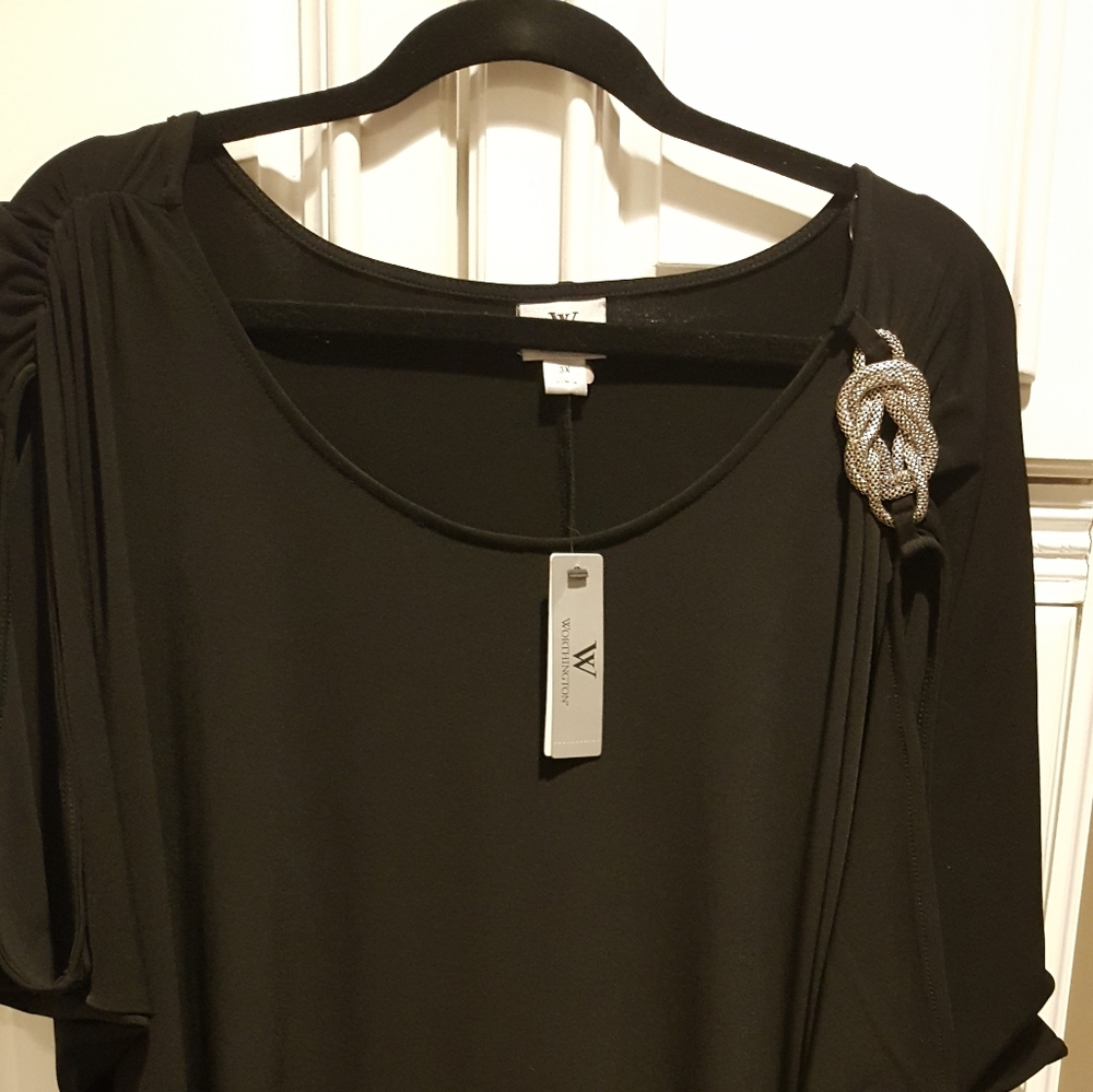 BLACK BLOUSE
